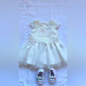 Beautiful baby girl dress. 0-3 months. Pearl.